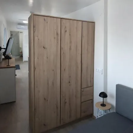 Tiny House Im Seecontainer Mit Parkplatz Garten