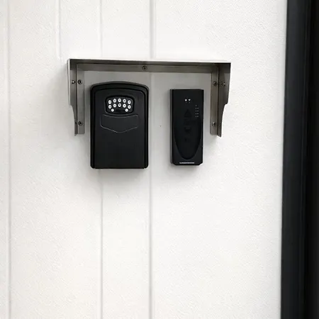 Tiny House Im Seecontainer Mit Parkplatz Garten シェルディング